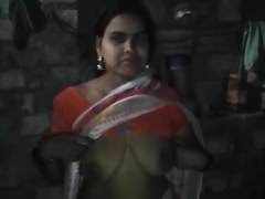 Desi north Bhabhi ji Bouncing BigBoobs Secretly shows Devar